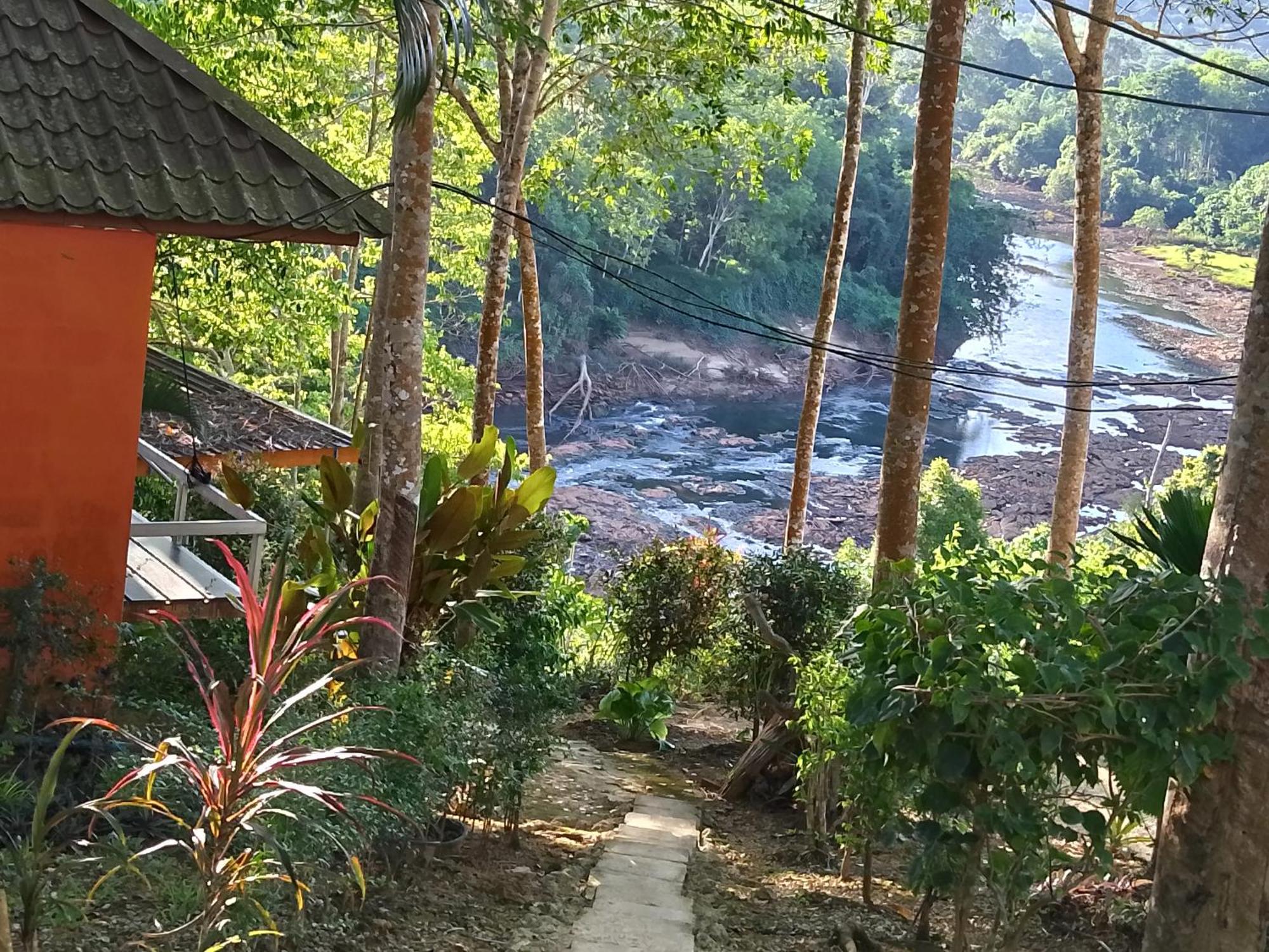 ภูริรักษ์ โฮมสเตย์ Ban Pha Saeng Lang Extérieur photo